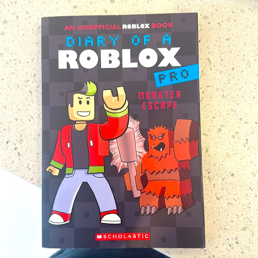 Scholastic book : Diary of a Roblox